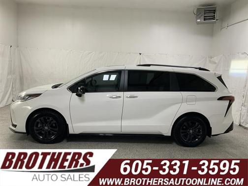 2024 Toyota Sienna XSE 7 Passenger