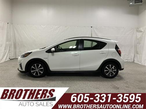 Moonglow 2018 Toyota Prius c Four