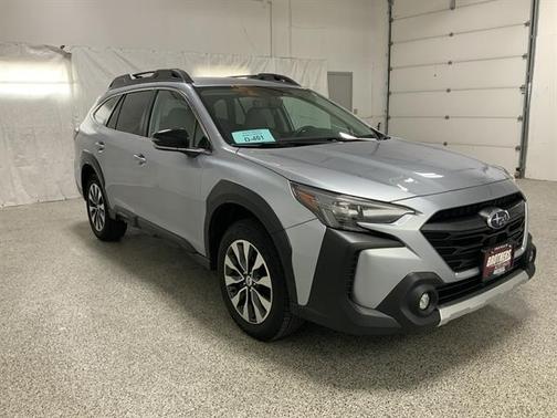 Ice Silver Metallic 2023 Subaru Outback Limited