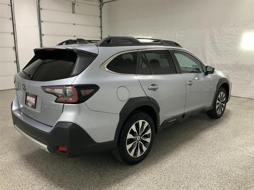 Ice Silver Metallic 2023 Subaru Outback Limited
