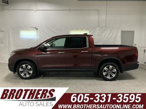 Deep Scarlet Pearl 2017 Honda Ridgeline RTL-E