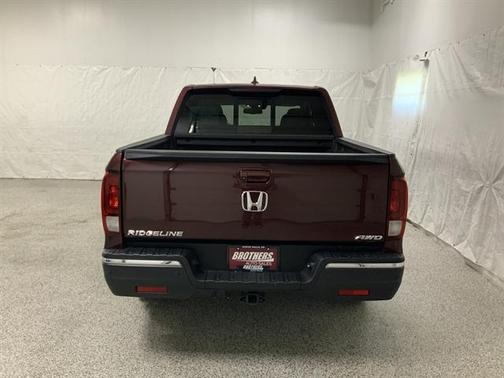 Deep Scarlet Pearl 2017 Honda Ridgeline RTL-E