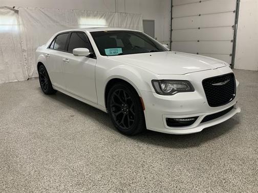 Bright White Clearcoat 2019 Chrysler 300 S