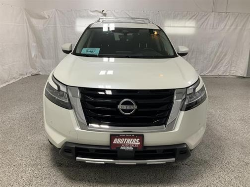 2023 Nissan Pathfinder Platinum 4WD