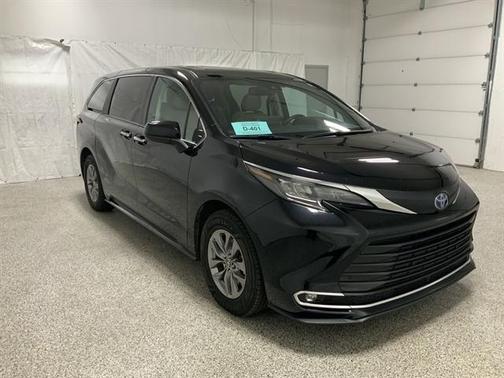 2024 Toyota Sienna XLE