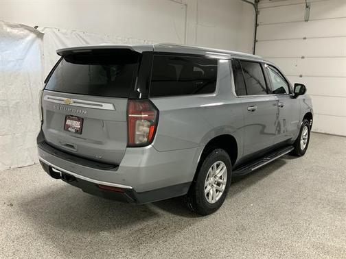 2024 Chevrolet Suburban LT