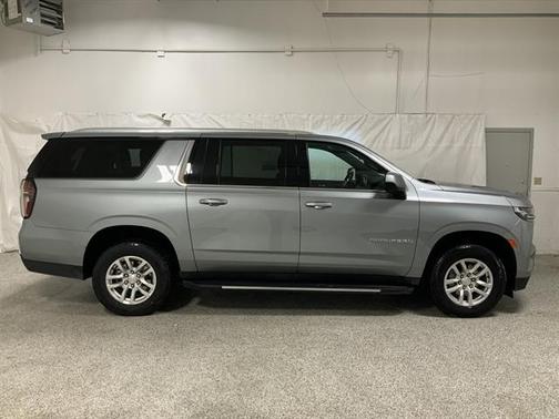 2024 Chevrolet Suburban LT