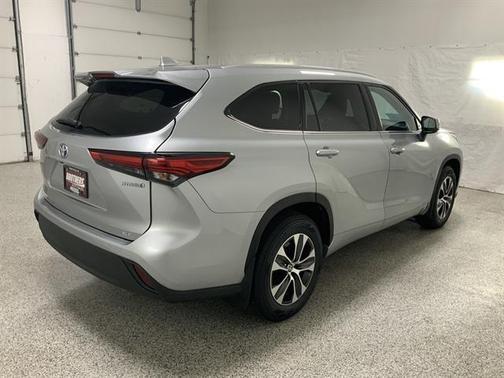 2022 Toyota Highlander Hybrid XLE