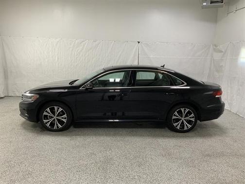 2022 Volkswagen Passat 2.0T SE