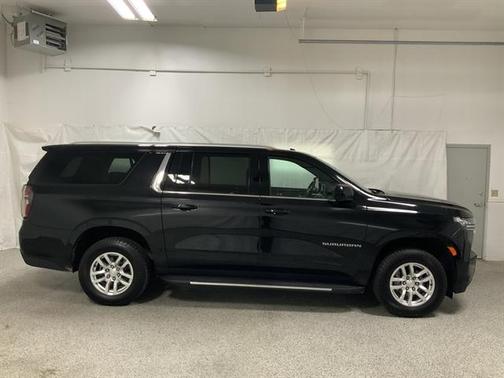 2024 Chevrolet Suburban LT