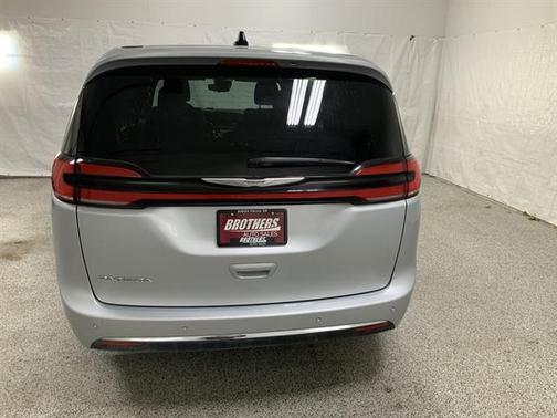 2023 Chrysler Pacifica Touring