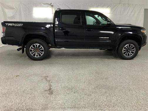 Midnight Black Metallic 2021 Toyota Tacoma TRD Sport