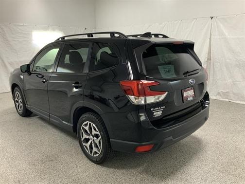 Crystal Black Silica 2024 Subaru Forester Premium