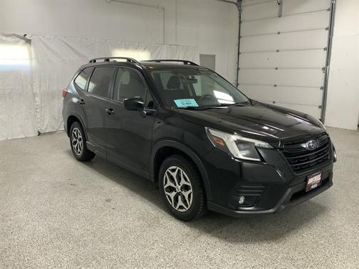 Crystal Black Silica 2024 Subaru Forester Premium