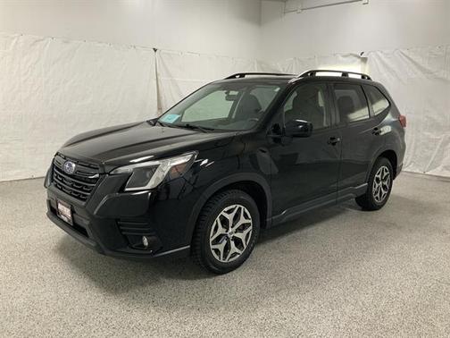 Crystal Black Silica 2024 Subaru Forester Premium