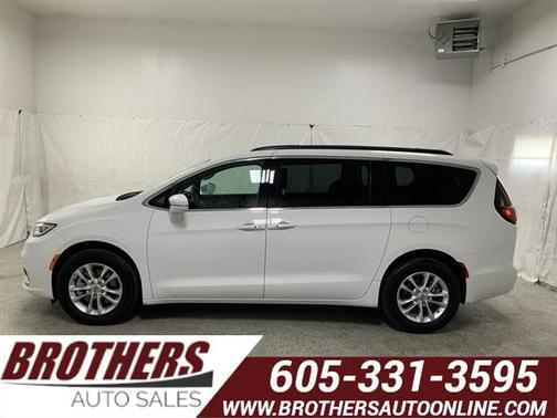 2022 Chrysler Pacifica Touring AWD