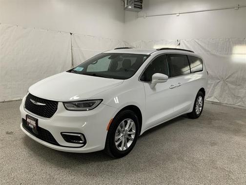2022 Chrysler Pacifica Touring AWD