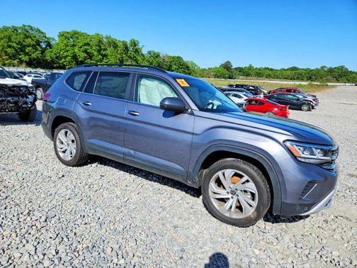 Platinum Gray Metallic 2022 Volkswagen Atlas 3.6L SE w/Technology