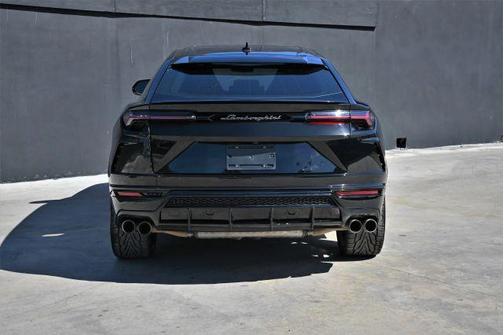 2020 Lamborghini Urus Base