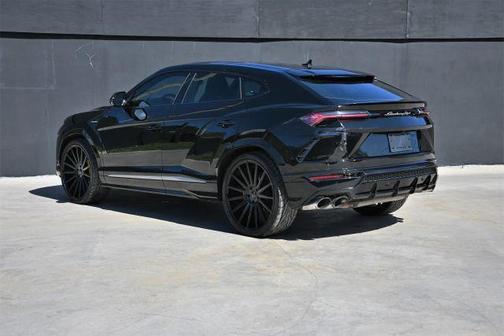 2020 Lamborghini Urus Base