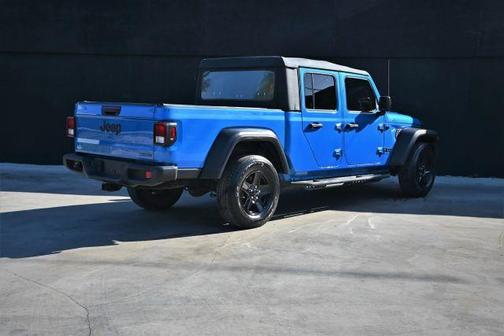 2021 Jeep Gladiator Sport