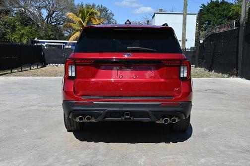 2025 Ford Explorer ST