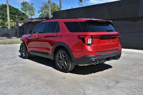 2025 Ford Explorer ST