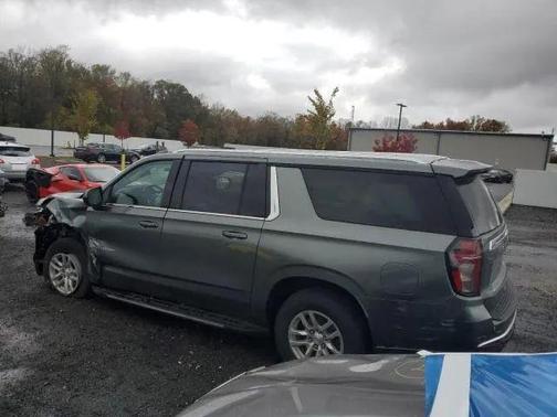 2023 Chevrolet Suburban LT