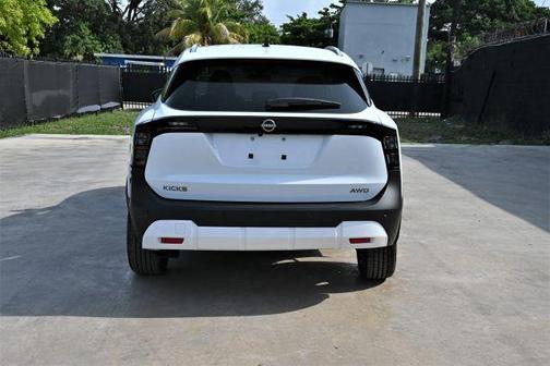 Fresh Powder 2026 Nissan Kicks SV