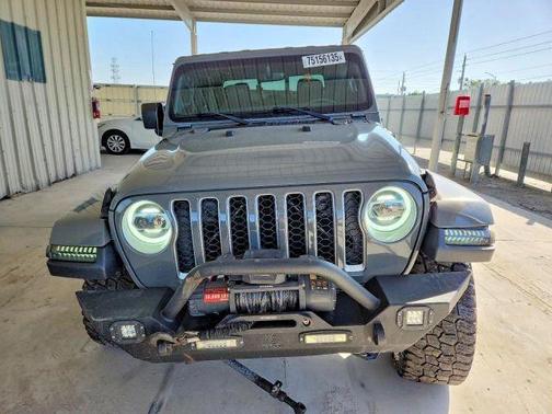 Gray 2022 Jeep Gladiator Overland