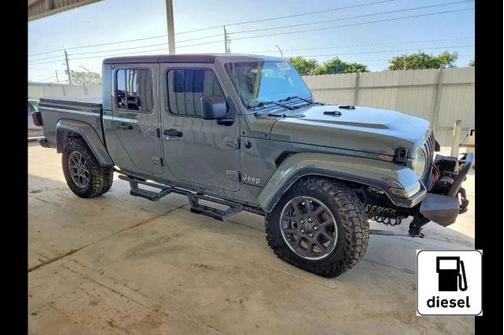 Gray 2022 Jeep Gladiator Overland