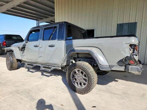 Gray 2022 Jeep Gladiator Overland