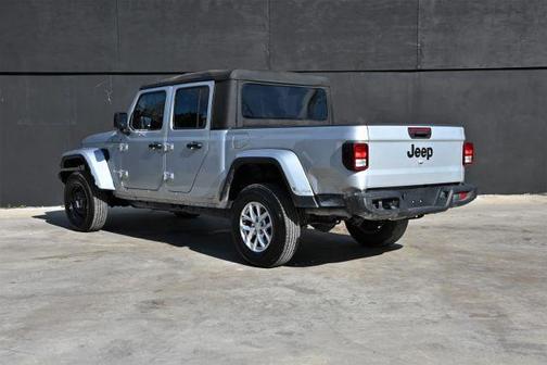 2023 Jeep Gladiator Sport