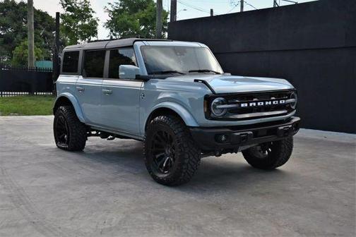 2023 Ford Bronco Outer Banks