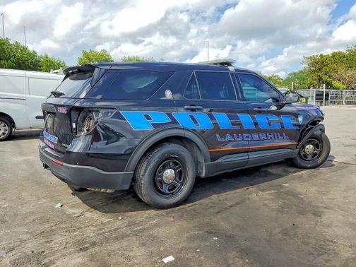 Black 2022 Ford Utility Police Interceptor Base