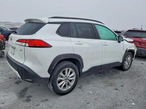 White 2022 Toyota Corolla Cross LE