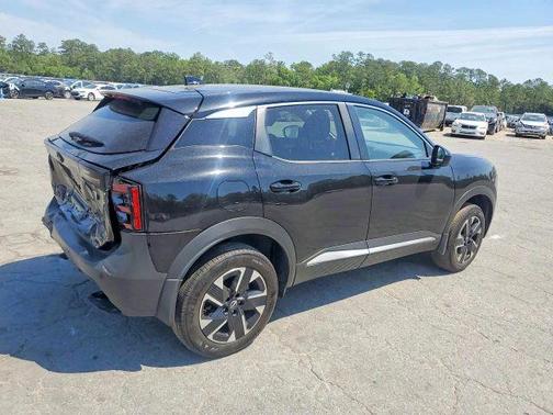 Super Black 2025 Nissan Kicks SV