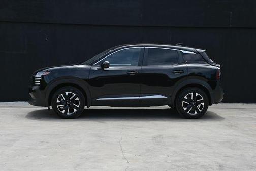 Super Black 2025 Nissan Kicks SV