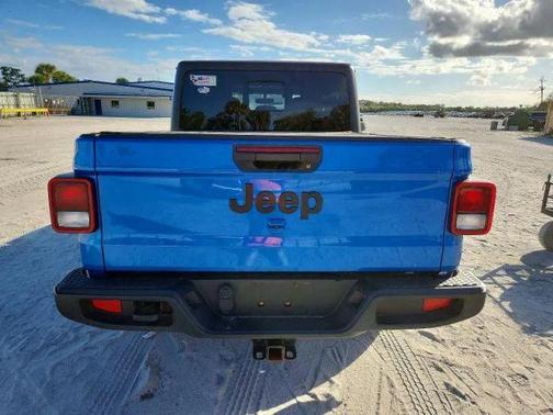 2022 Jeep Gladiator Sport