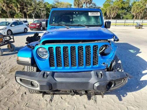 2022 Jeep Gladiator Sport