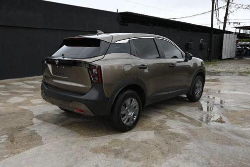 2025 Nissan Kicks S