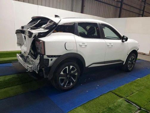 Fresh Powder 2026 Nissan Kicks SV