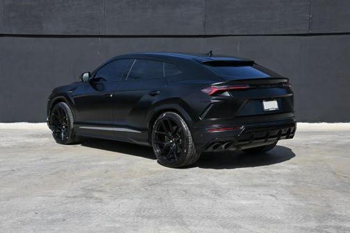2021 Lamborghini Urus Base