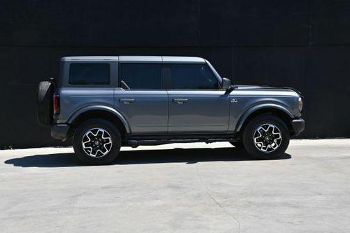 Gray 2023 Ford Bronco Outer Banks
