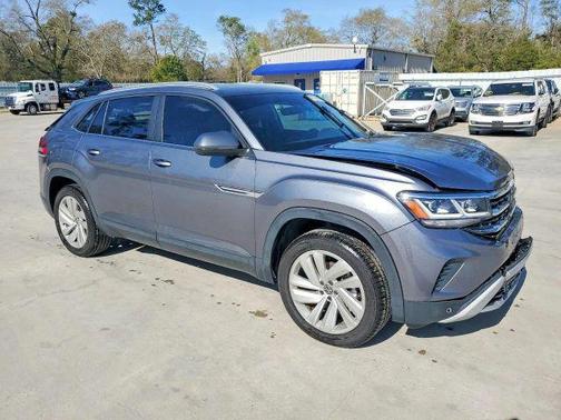 Platinum Gray Metallic 2022 Volkswagen Atlas Cross Sport 3.6L V6 SE w/Technology