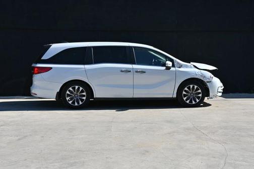 White 2022 Honda Odyssey EX-L