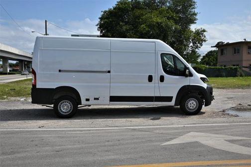 White 2025 RAM ProMaster 2500 High Roof