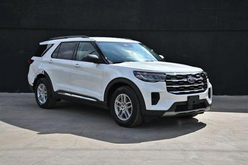 White 2025 Ford Explorer Active