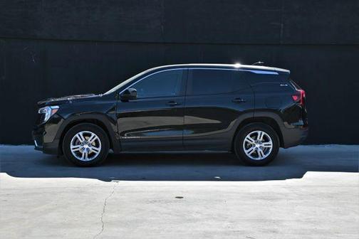 Black 2024 GMC Terrain SLE