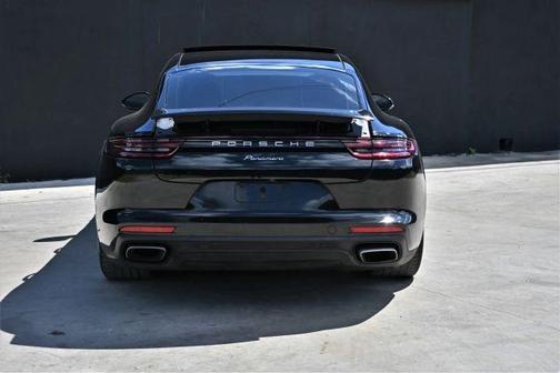 2018 Porsche Panamera 4